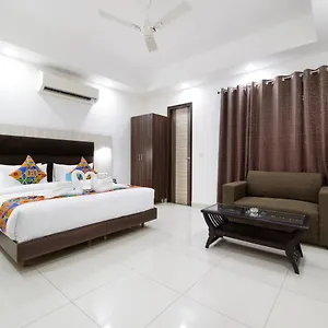 *** Hotel Lotus Residency Dwarka India