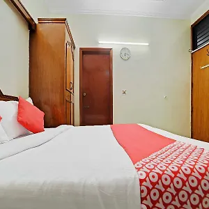 3* Hotel Collection O 74947 Maya Palace Mayapuri
