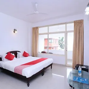 *** Hotel Swapnatheeram India