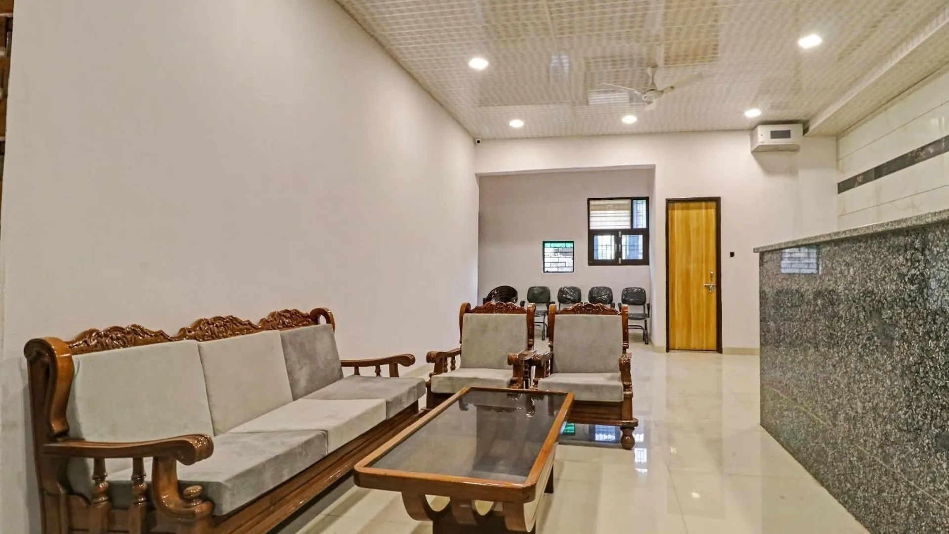 Collection O Qotel Peeragarhi Delhi  Hotel Delhi (National Capital Territory of India)